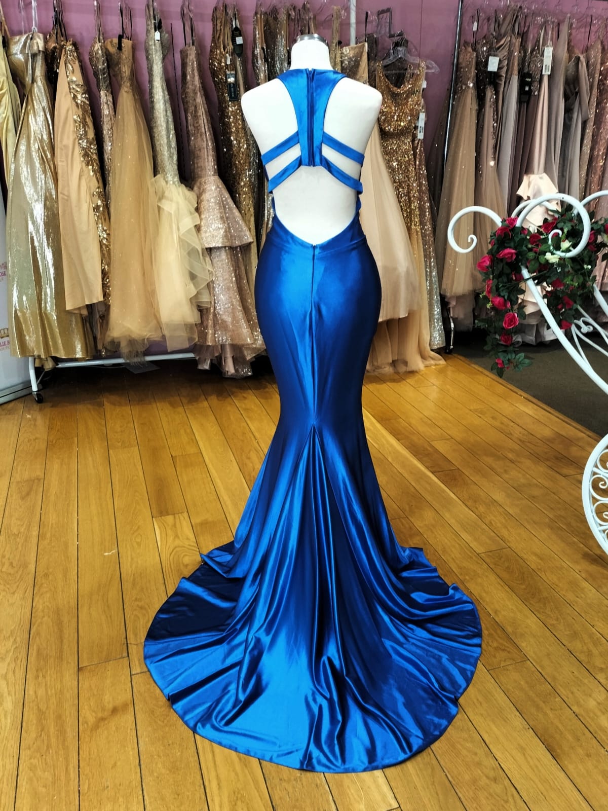 JOVANI 68107 royal blue with plunge neckline and scuba stretch shiney material RRP £499💙💙💙💙💙💙💙💙💙💙💙💙💙