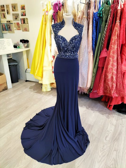 MACDUGGAL navy lace collar stunning dress with slit and train