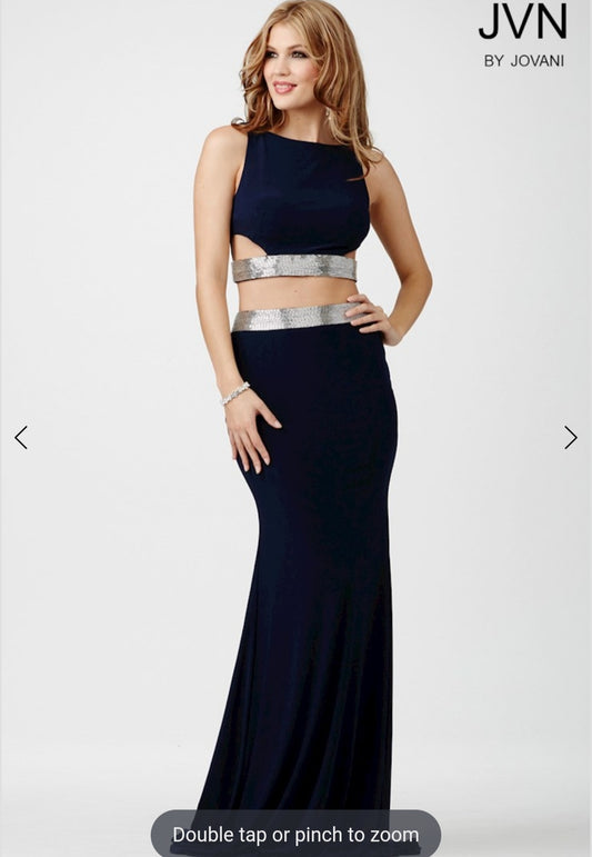 JOVANI navy two piece with silver liquid beaded detailing 💙